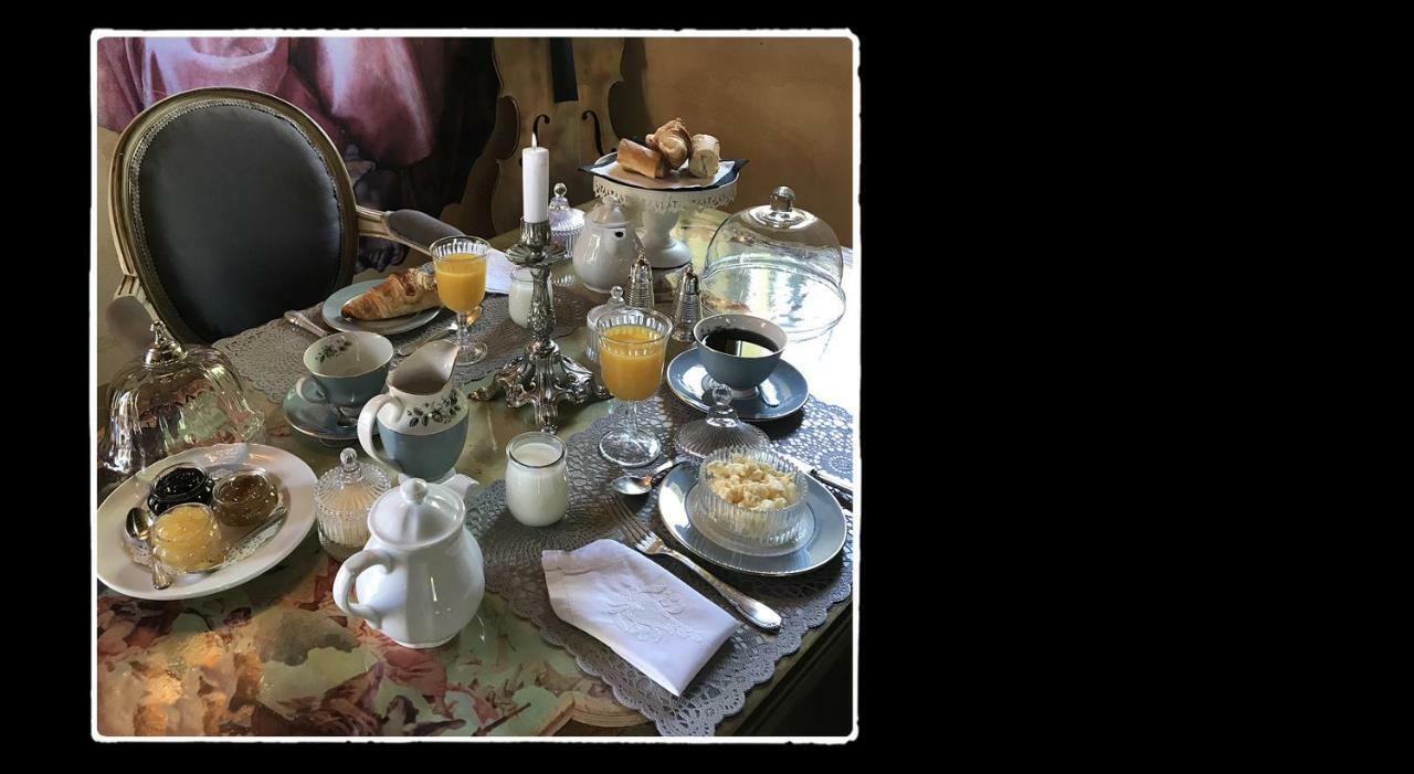 Bed and Breakfast Manoir De Livet Saint-Germain-de-Livet Exterior foto